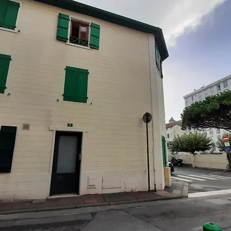 Apartment Cosy A Biarritz, Proche Des Halles Et Plages, Ideal Pour 2 Avec Wifi Inclus - Fr-1-239-853 *