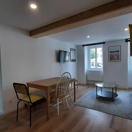 Cosy A Biarritz, Proche Des Halles Et Plages, Ideal Pour 2 Avec Wifi Inclus - Fr-1-239-853 Apartman *